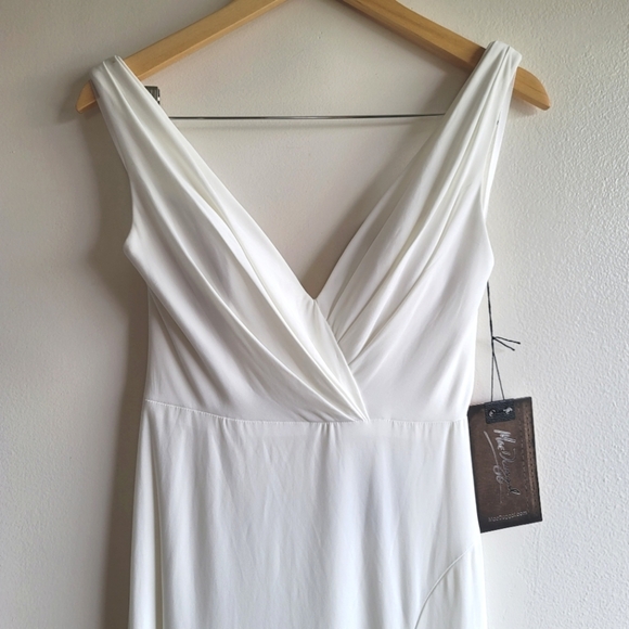 Mac Duggal, Sleeveless V-Neck Jersey‎ Gown, White, Size 2 - NWT - Picture 6 of 11